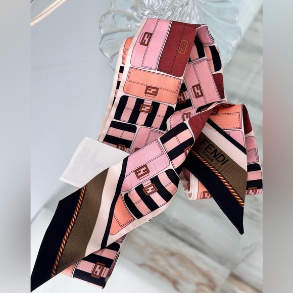 đź’ťFendi twilly authentic new baguettes pattern stunning - Picture 4 of 7